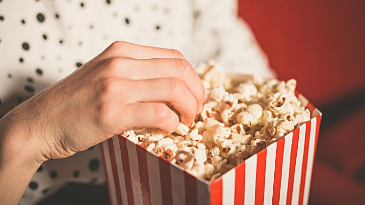 Popcorn, kóla, Nachos, jöhet bármi