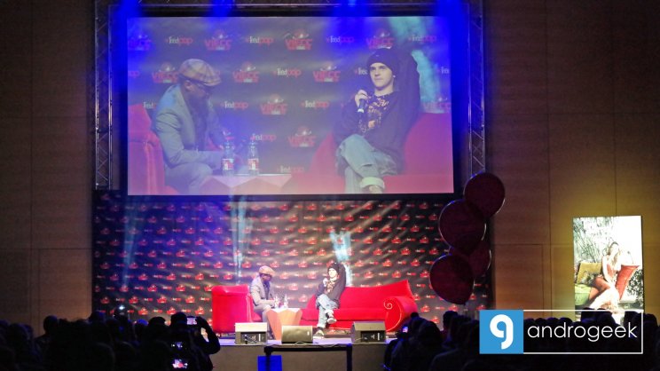 A színpadi előadások sok nézőt vonzottak, itt például Jack Dylan Grazer, a fiatal lányok abszolút kedvence
