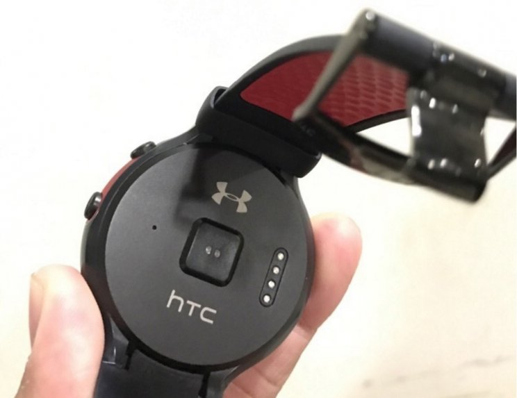 Felbukkant a HTC parkolópályára tett okosórája - 2. kép