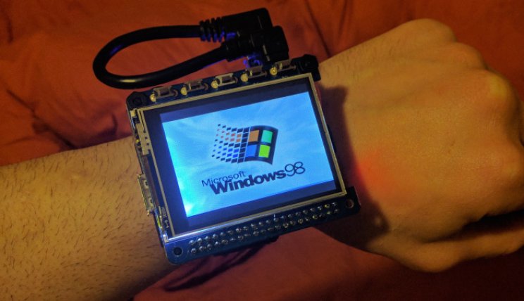 Itt a Windows 98-as okosóra - 2. kép