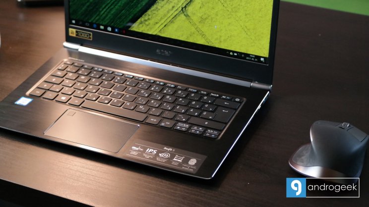 A FullHD kijelző ebben a méretkategóriában éppen elég
