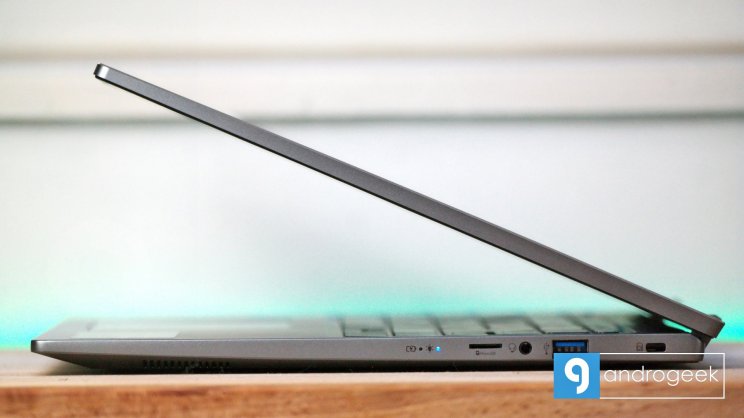 Nem ez a legvékonyabb ultrabook, de 16 colnál még így is kiemelkedő