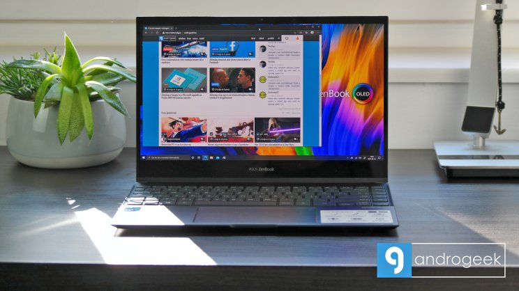 Az Asus ZenBook Flip 13 OLED (UX363EA) némileg olcsóbb elődjénél, azonban emiatt nem kell kompromisszumot kötnünk