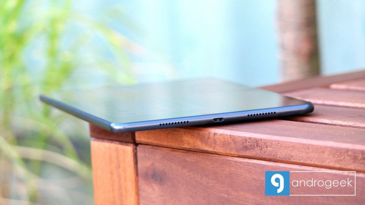 Az USB-C és a kiváló hangminőségű hangszórók - összesen négy van belőlük