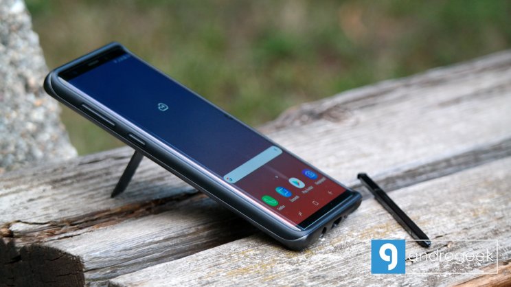 Az S Pen már a telefon távirányítására is alkalmas, és önálló aksit is kapott