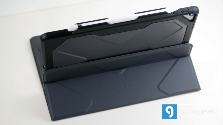 Többféle fokozatban dönthető a tablet