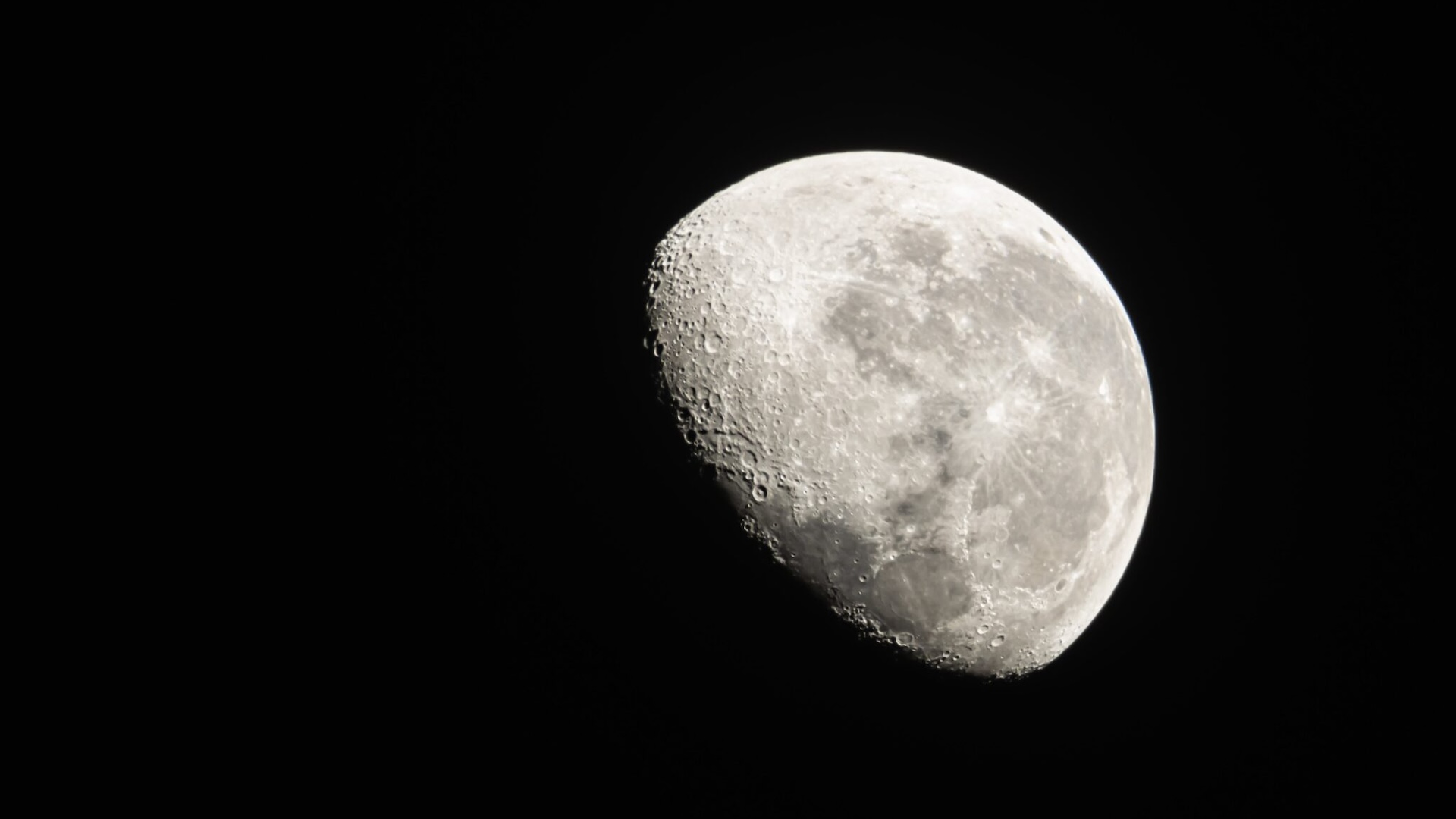 The moon is shrinking, which could be bad news for NASA  Astronomy