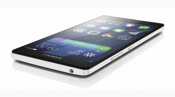 A Lenovo új, nagyteljesítményű okostelefonokat és mobil kiegészítőket mutatott be