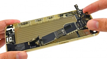 Az iPhone 6 Plus belülről