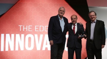 Díjözön az LG-nek az idei MWC-n