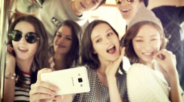 Január végétől itthon is kapható a Galaxy A3 és Galaxy A5