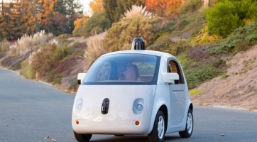 Jövőre forgalomba helyezné automata autóját a Google