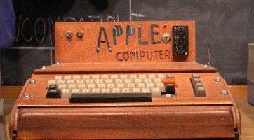Rekordáron kelt el az első Apple számítógépek egyike