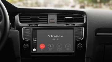 Az Apple CarPlay használata sokkal veszélyesebb az ittas vezetésnél is