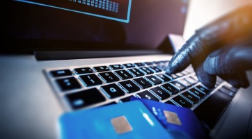 Csak egy helyen 85 ezer komplett SQL adatbázist árulnak a dark weben