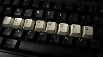 Botrány: újabb 1 milliárd ember e-mail címe és jelszava szivárgott ki!