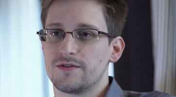 Edward Snowden nyilvánosságra hozza, miként kémkedik utánunk a Facebook és az Instagram!