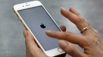Ismét az Apple-höz fordult az FBI, hogy feltörjenek két iPhone-t
