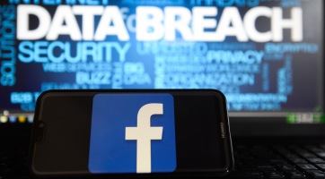 Közel 200 ezer Facebook felhasználó adatait lopták el