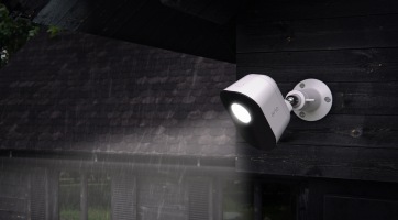 Nemcsak fényt ad, hanem biztonságosabbá is teszi otthonunkat a Netgear okos világítása