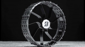 A Bridgestone bemutatja első holdra szánt abroncsait