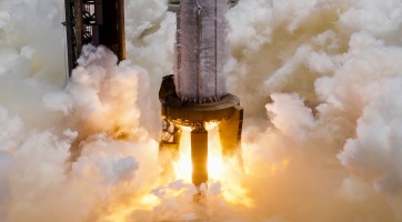 A SpaceX már készül a Starship 10. tesztrepülésére, beindította a Super Heavy gyorsítórakétát