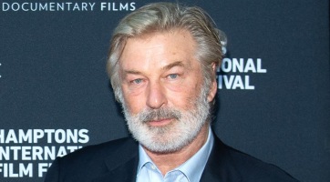 Alec Baldwin visszatér a filmezéshez - öt hónappal a tragikus forgatási lövöldözés után