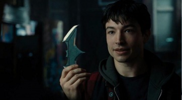 Azonnali megbeszélést rendelt el a Warner Bros. a The Flash-film főszereplőjének botrányai miatt