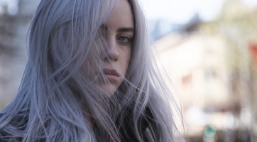 Billie Eilish fogja énekelni a James Bond: Nincs idő meghalni főcímdalát