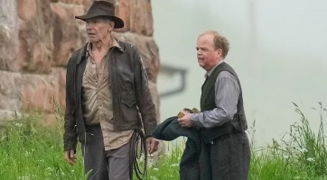 Forgatási fotók mutatnak rá, hogy Harrison Fordot CGI-jal fiatalíthatják meg az Indiana Jones 5-ben