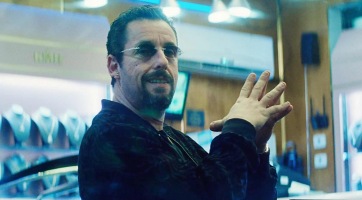 Gyors vágásban leshetjük meg Adam Sandler mind az 560 F*ck-ozását, amit a Csiszolatlan gyémántban süt el