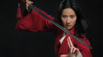 Íme az első fotó az élőszereplős Mulan-film sztárjáról