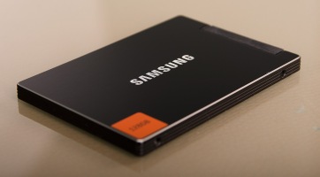 30TB-os SSD-vel sokkol a Samsung 2,5 colos méretben