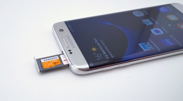 A következő Samsung okostelefonnal értelmét veszthetik a microSD kártyák?