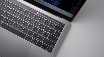 Ingyen cseréli az Apple a gyári hibás MacBook billentyűzeteket