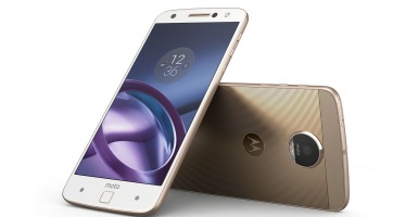 Dupla kamerával érkezik a Moto Z2