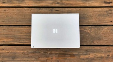 Erős dizájnváltást kaphat a jövőre érkező Surface Pro 6