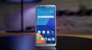 Hangunkkal és arcunkkal is feloldhatjuk majd az LG V30-at