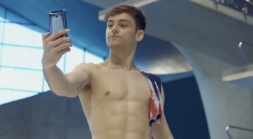 Hazudozás miatt betiltották a HTC U11 reklámját az angoloknál