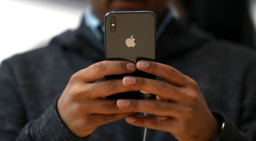 Ismét súlyos zsákutcába futott az FBI az iPhone X arcfelismerőjével