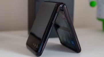Jövőre öt hajlítható kijelzős okostelefont is hozhat a Samsung