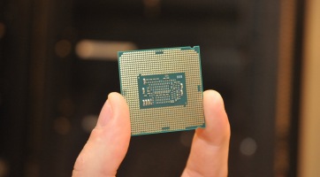 Kínából érkező processzorok rengethetnék meg az Intel és az AMD uralmát?