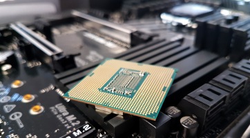 Október elsején mutatkozhatnak be az Intel kilencedik generációs processzorai