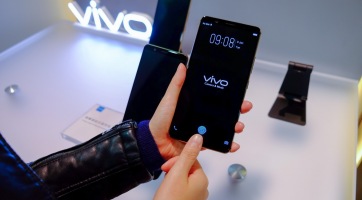 Szerdán bemutatkozik a Vivo X20 Plus UD - ujjlenyomat-olvasóval a kijelzőben!