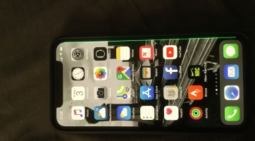 Újabb probléma az iPhone X kijelzőjével