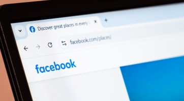 Egyre több a Facebookon az erőszakos tartalom és a zaklatás