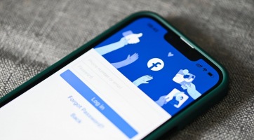 Havi 10 euróba fog kerülni a reklámmentes Facebook és Instagram
