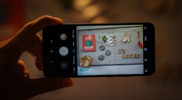 A Xiaomi a Mi 8 felhasználóknak is elérhetővé tette a Mi Mix 3 kamera funkcióit