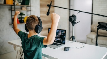 A YouTube nem engedélyezi a 16 év alatti fiatalok számára a streamelést