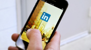 Adatvédelmi balhéba került a LinkedIn is, lemásolják az iOS-es vágólap tartalmát